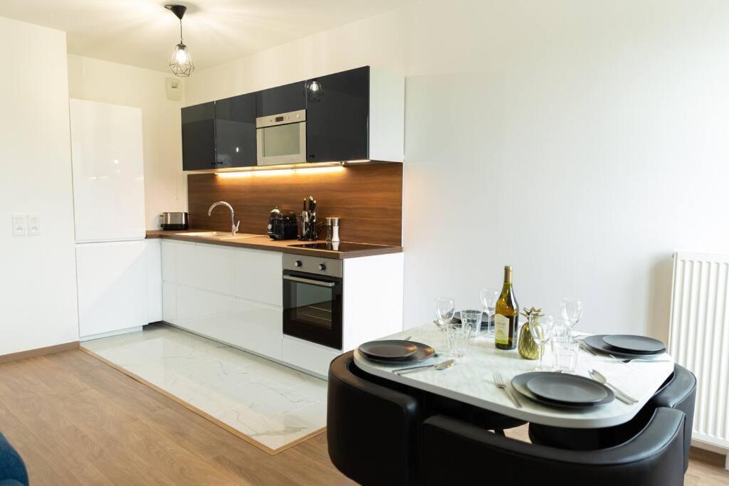 סאריס Elegant Apartment #6 מראה חיצוני תמונה